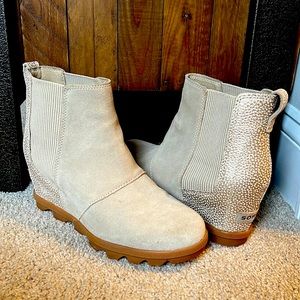 EUC Sorel Joan of Arctic Wedge Booties 9.5